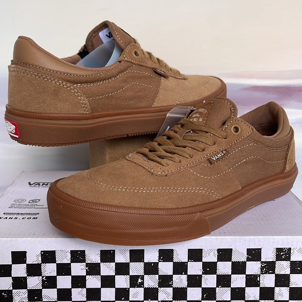 Vans WMNS Gilbert Crockett 
Brown/Gum
VN0A5JIFB7G
Sneakers
